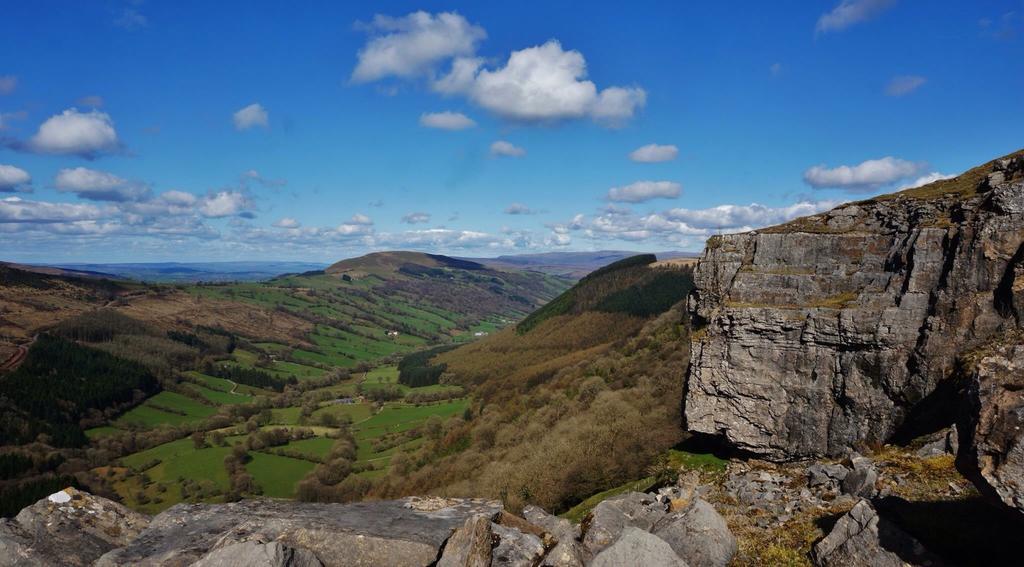 Wales' Highest Village - The Chartist Cottage - Trefil Tredegar Экстерьер фото